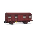 Covered wagon K4, with red rear lights, SNCF.
