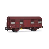 Covered wagon K4, with red rear lights, SNCF.