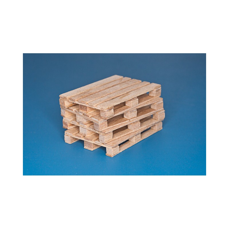 Four natural wood pallets. RB 35D30