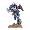 Capitão com propulsor de salto e escudo de relíquia.