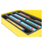 Caixa magnética amarela para locomotivas à escala N (4 compartimentos) na horizontal.