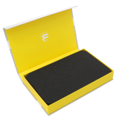 Caixa magnética amarela para locomotivas à escala N (4 compartimentos) na horizontal.