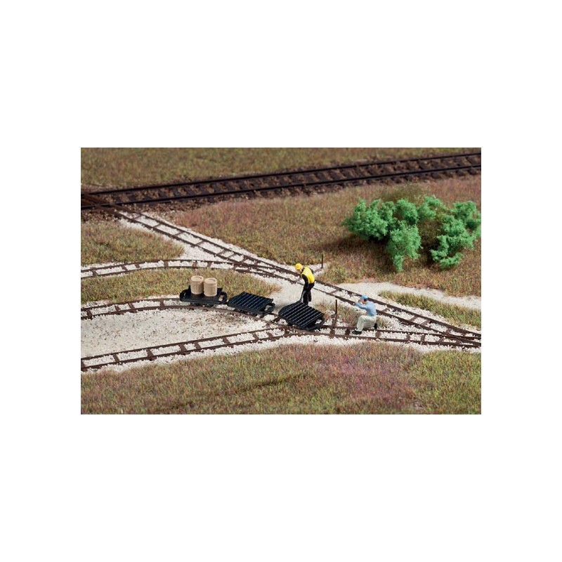 Vía estrecha: tres vagones plataforma. AUHAGEN 41703