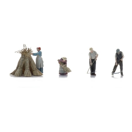 Cosechando trigo con guadaña.