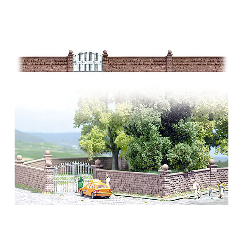 Muro de piedra con puerta de hierro. BUSCH 6014