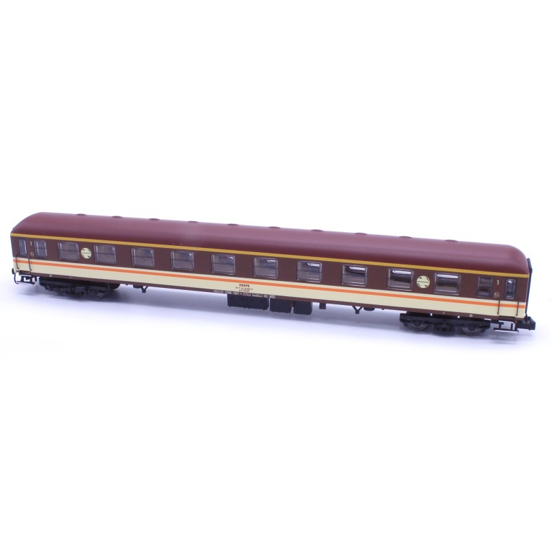 Coach 8000 AA-8021 ''Estrella''. RENFE.