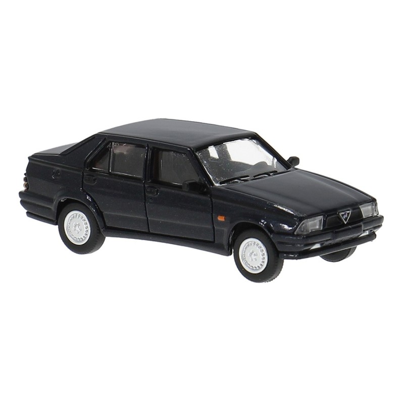 Alfa Romeo 75, nera.