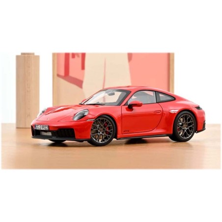 Porsche 911 Carrera, 2025.