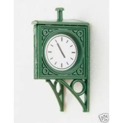 3 relojes de estación.