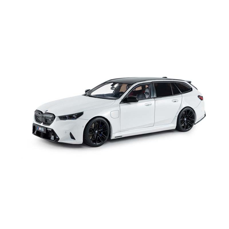 BMW M5 Touring, 2025.