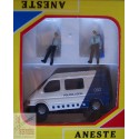 Ford Transit y dos policias locales. ANESTE 4260