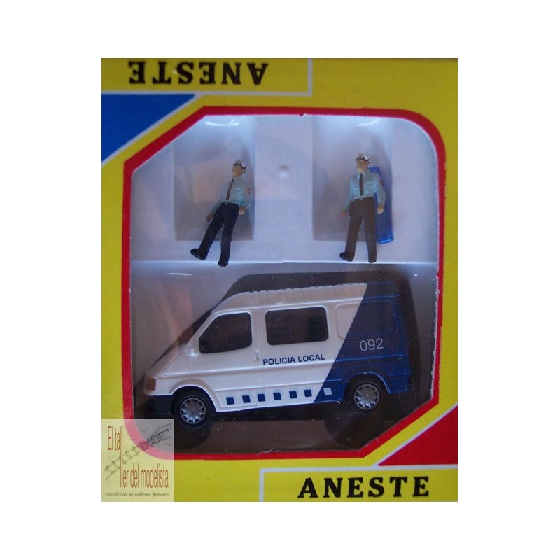 Ford Transit y dos policias locales. ANESTE 4260