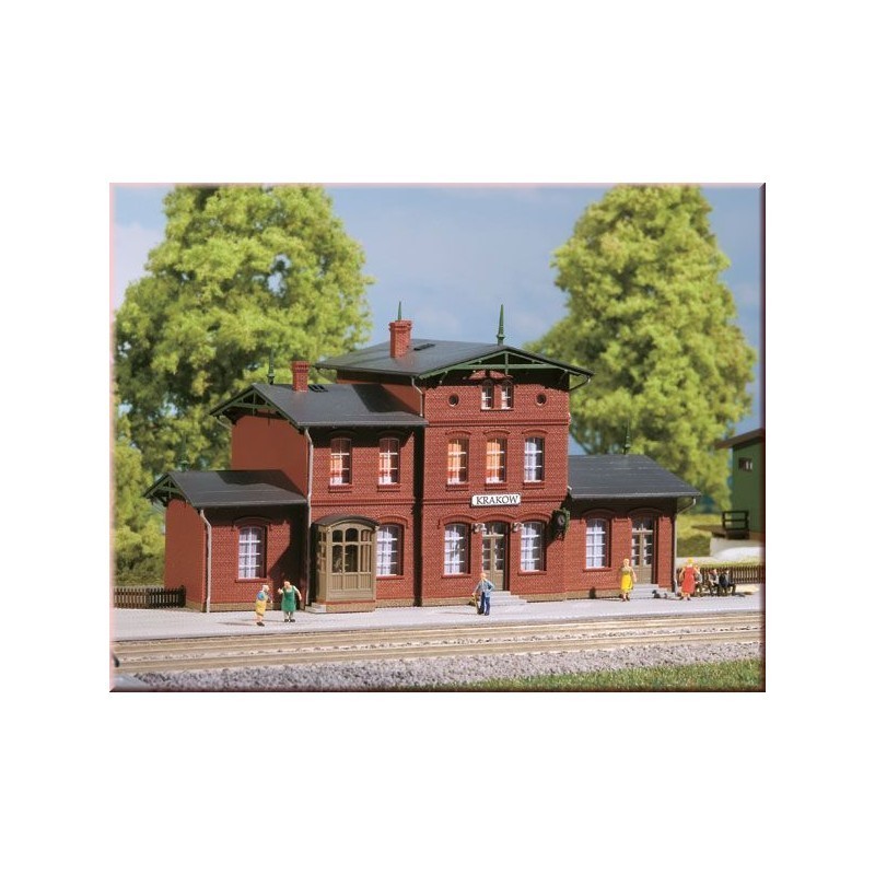 Kraków Station | Damaged box.