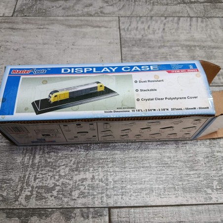 Display case (257 x 66 x 60 mm) | Damaged box and cracked display case.