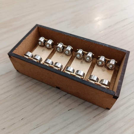 Ball-bearing rollers for locomotives.