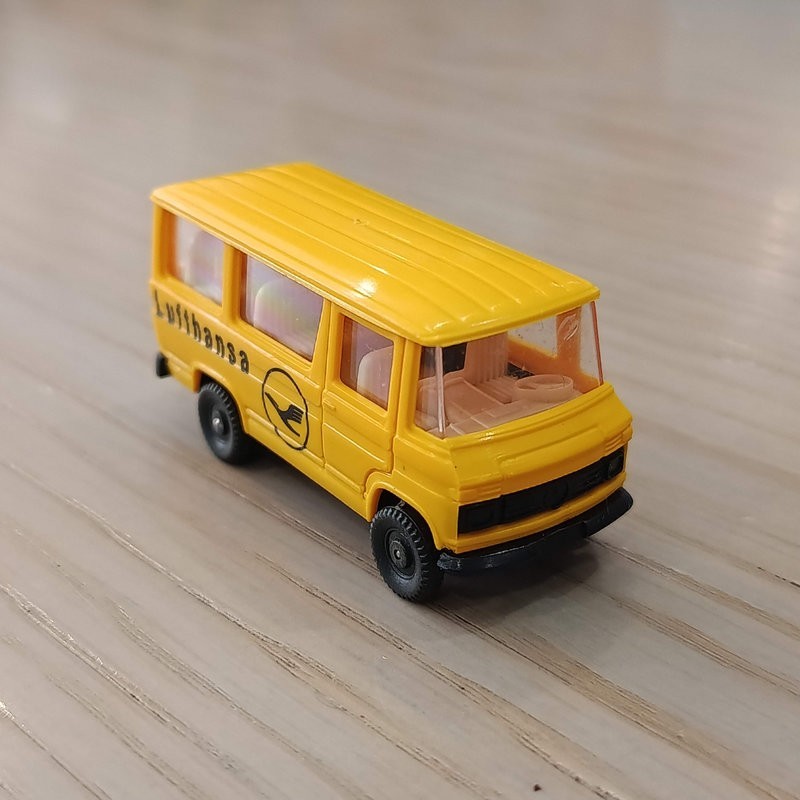 Mercedes "Lufthansa" Van.