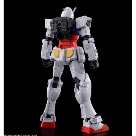 Par exemple 1/144 RX-78F00/E Gundam - Gunpla de Gundam Next Universal Century.