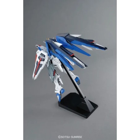 MG 1/100 Freedom Gundam Ver.2.0 - Gunpla par Gundam SEED.