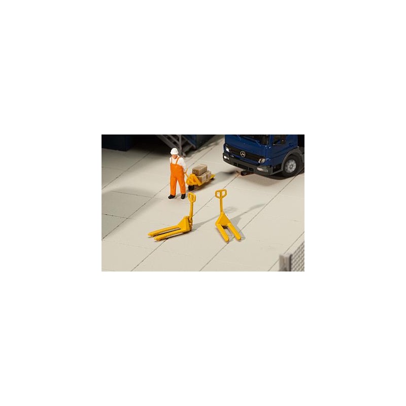 2 Pallet jacks. FALLER 180915