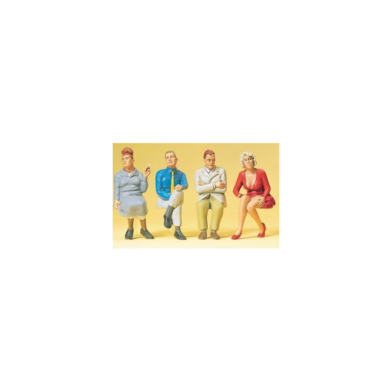 Seated Travellers. PREISER 63090