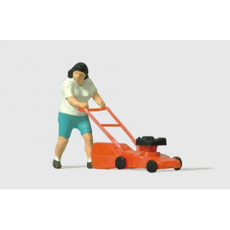 Mowing the lawn. PREISER 28085