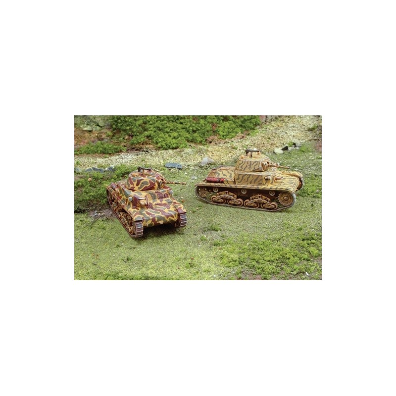 Carros italianos M13/40. ITALERI 7517