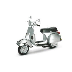 Vespa Piaggio P200. NEW RAY 42123