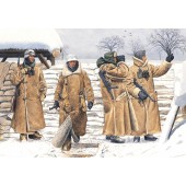 German infantry in Wachtmantel. DRAGON 6518