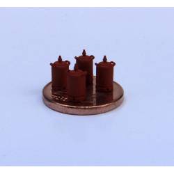 Gas bottles set (x4).