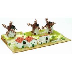 Diorama: mulini a vento e case.