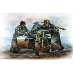 German Motorcyclists, WWII. MASTER BOX 35178