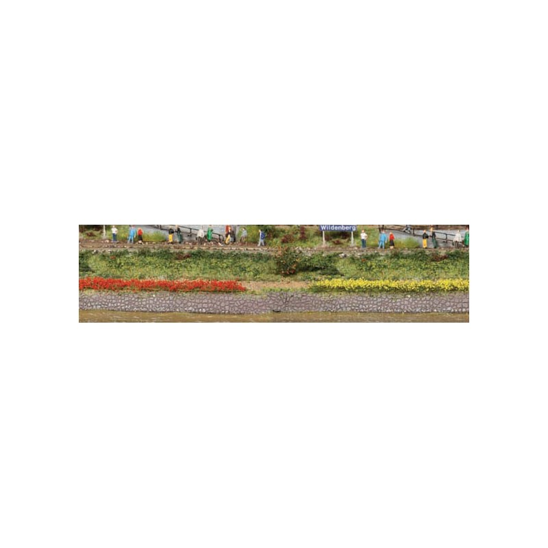Grass tuft, green and red. HEKI 1814 Grass tuft, green and red. HEKI 1814