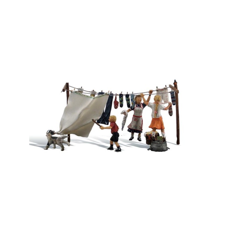 Tendiendo la ropa. WOODLAND SCENICS A1936