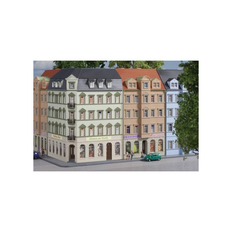 Edificio en esquina. AUHAGEN 14478