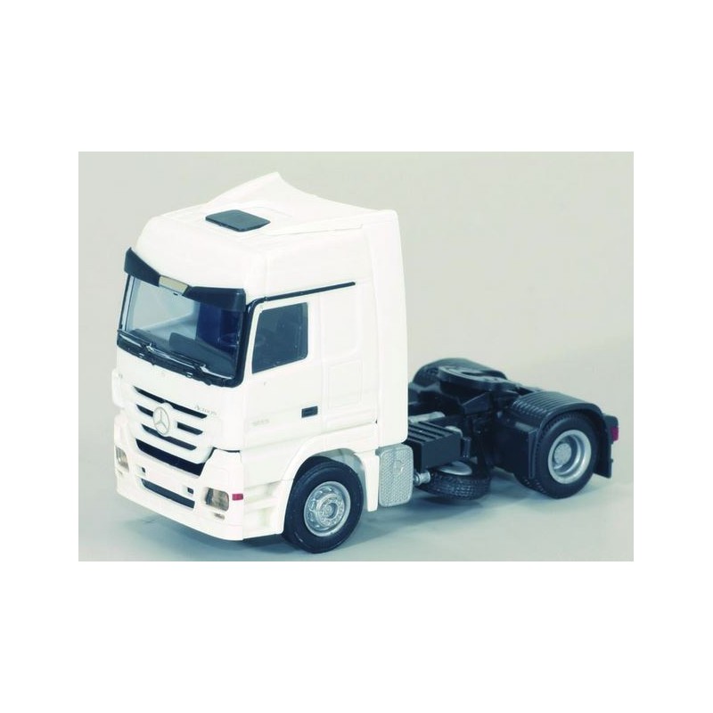 MB Actros MP3 LH with spoiler.