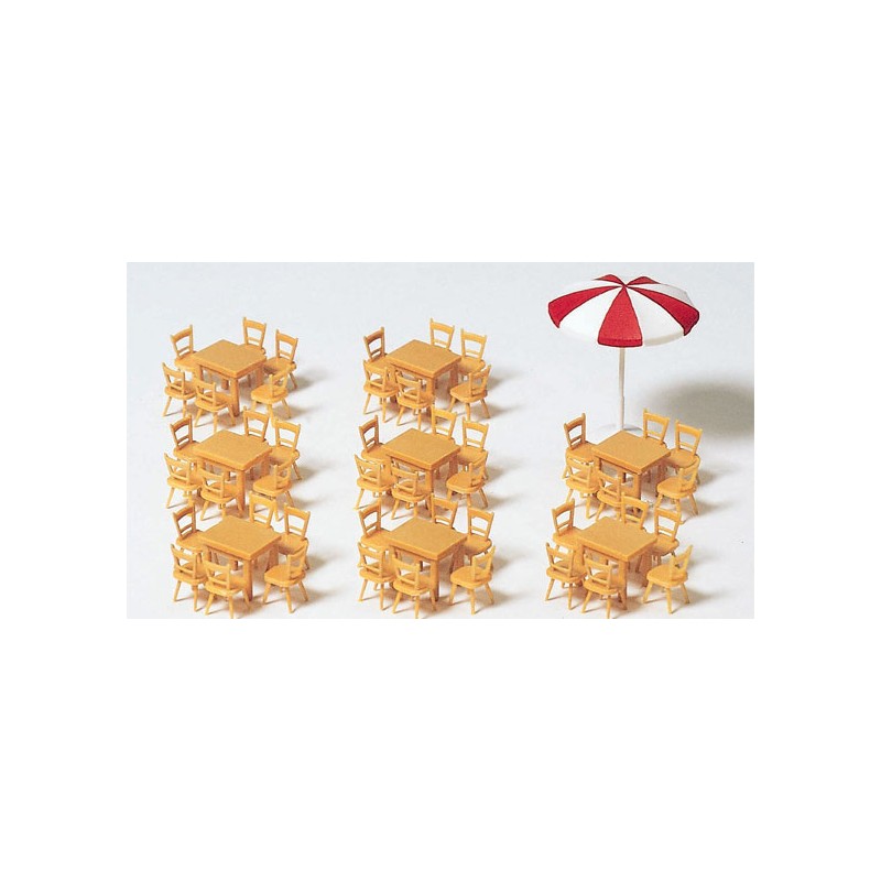 Tables, chairs and umbrella. PREISER 17201
