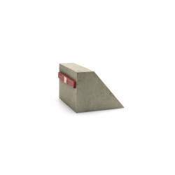 Concrete buffer stop. 