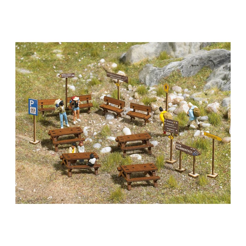 Outdoor furnitur set. BUSCH 1484