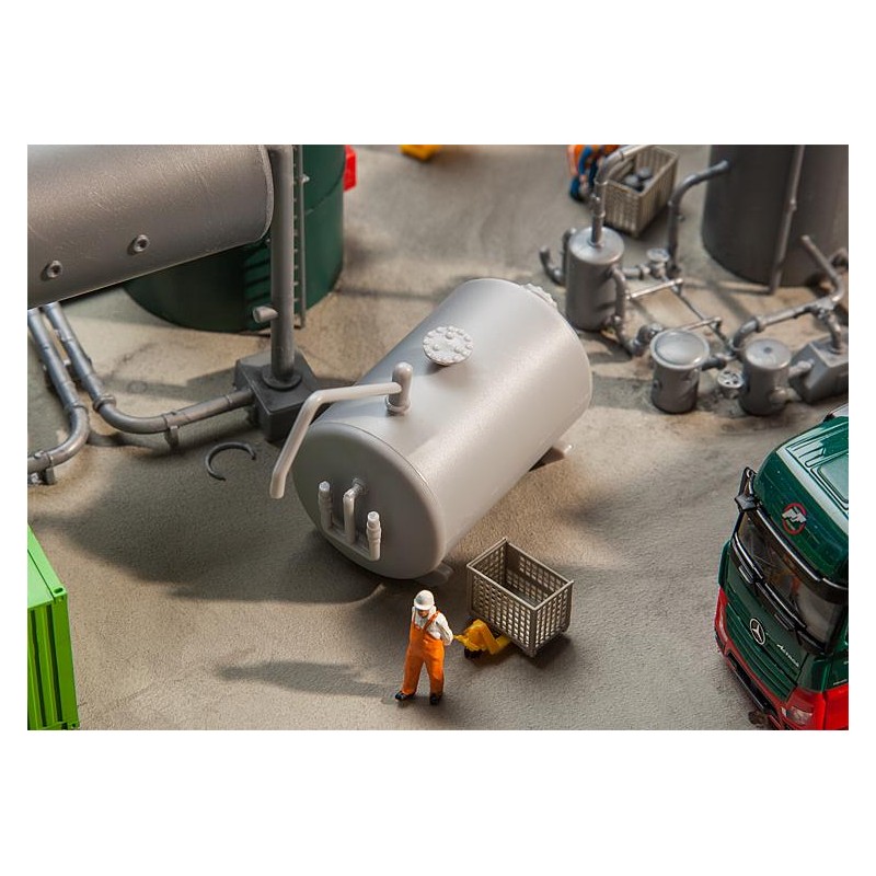 Oil tank. FALLER 180943