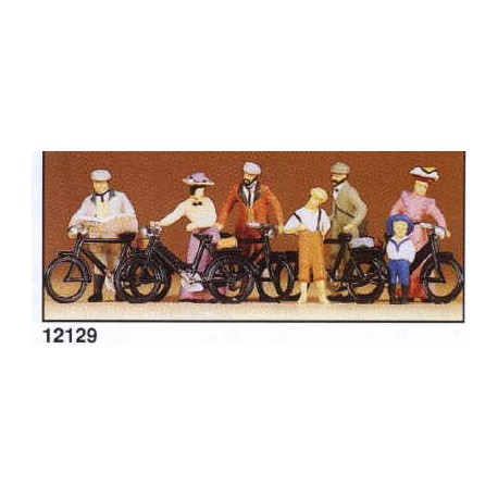 1900's cyclists standing. PREISER 12129