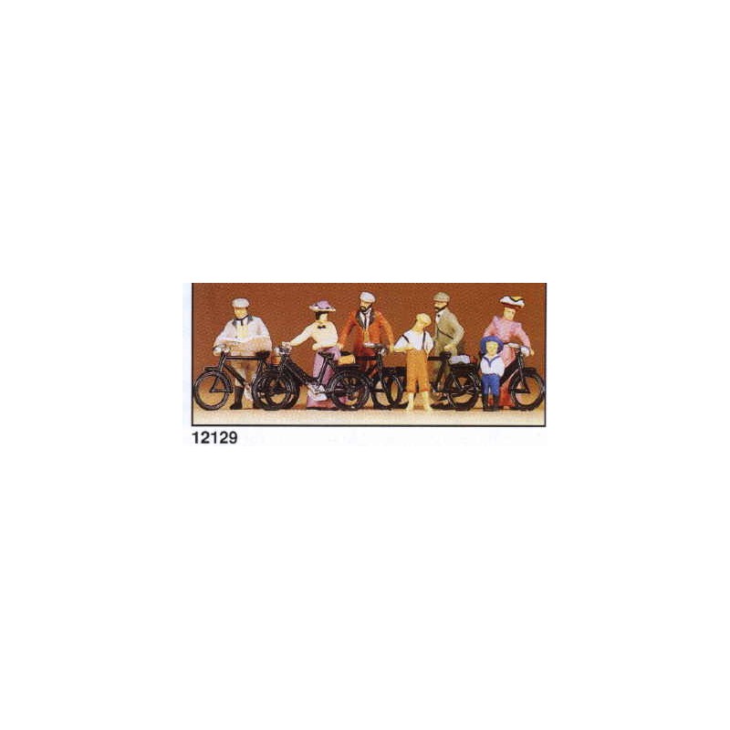 1900's cyclists standing. PREISER 12129