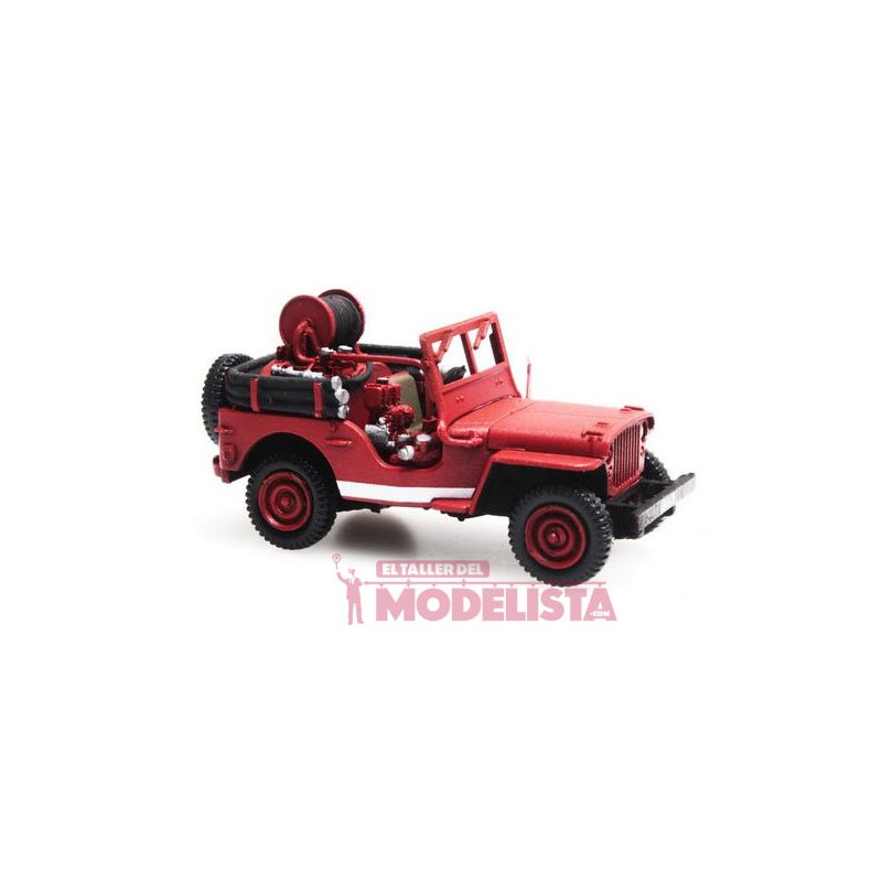 Jeep with motor pump for forest fires.