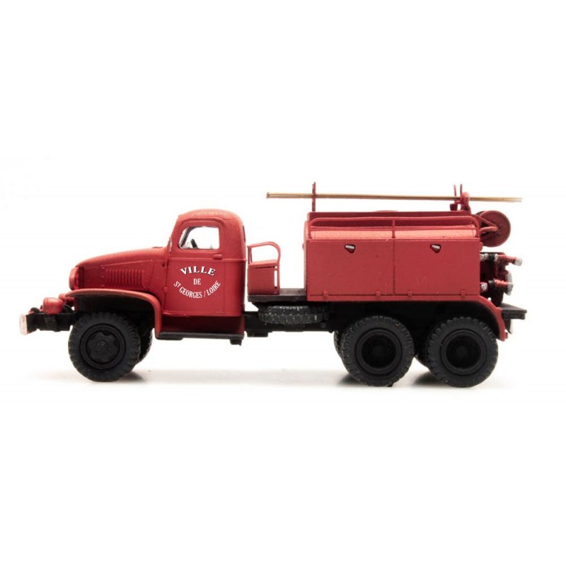 GMC w/ paneled cabin for forest fires.