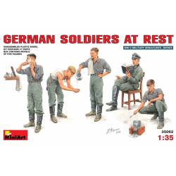 German soldiers at rest. MINIART 35062