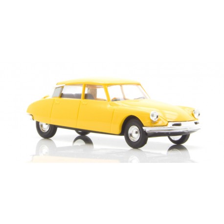Citroën DS19, amarillo. BUSCH 48037