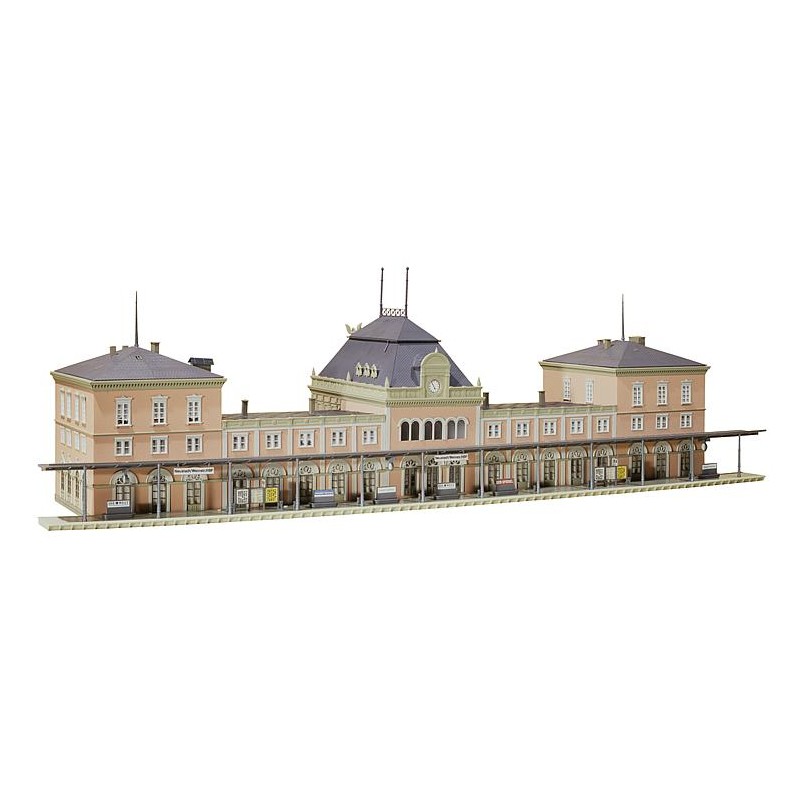 Neustadt Railway station. FALLER 110091