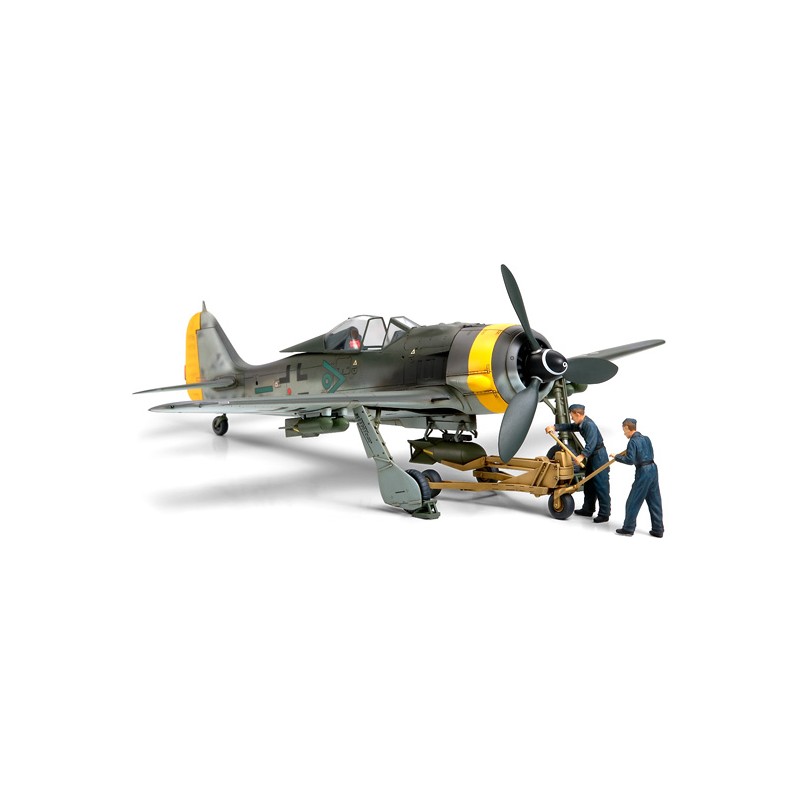 Focke-Wulf Fw190 F/9. TAMIYA 61104