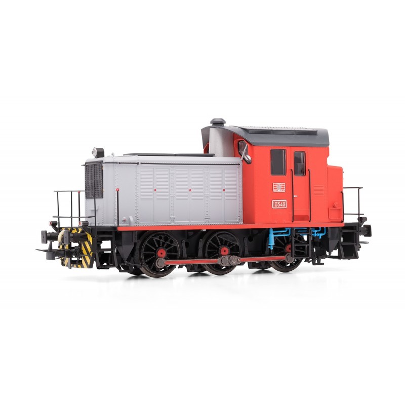 Locomotora diesel 303. Roja y gris. Locomotora diesel 303. Roja y gris.