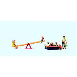Niños jugando.
