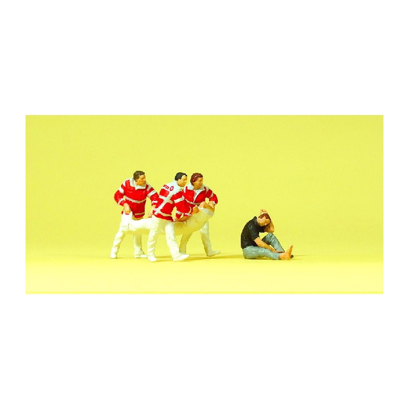 Personal sanitario con accidentados. PREISER 10567